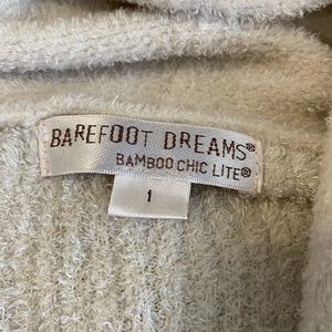 Barefoot dreams bathrobe